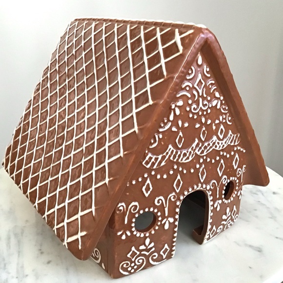 Pottery Barn Gingerbread House Stoneware New With Tag - Picture 11 of 13